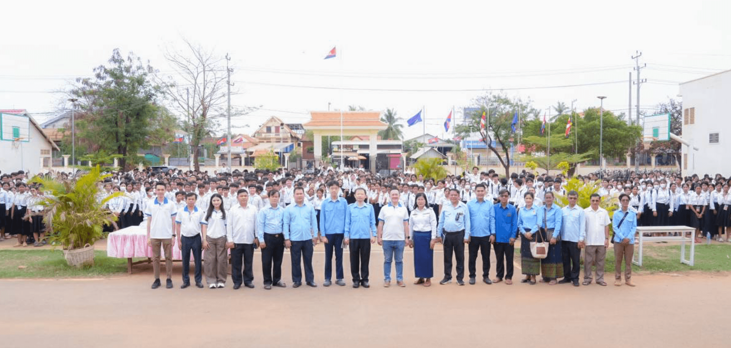 សមាគមមិត្តយើង បានសហការជាមួយវិទ្យាល័យ ហ៊ុន សែន ព្រៃទទឹង រៀបចំកម្មវិធី “សក់ និងសម្រស់ដើម្បីមិត្តយើង” ផ្តល់សេវាកាត់សក់ឥតគិតថ្លៃជូនសិស្សានុសិស្ស និងប្រជាពលរដ្ឋប្រមាណ ៥០០នាក់ នៅខេត្តកំពង់ចាម នាថ្ងៃទី១៦ ខែឧសភា ឆ្នាំ២០២៦ ដោយមានការចូលរួមពីជាងសក់ជំនាញជាង ១០០នាក់។